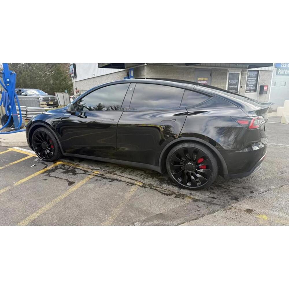 2023 Tesla model y perfomance